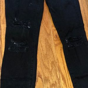 Black cropped with ripped jeans - low waisted